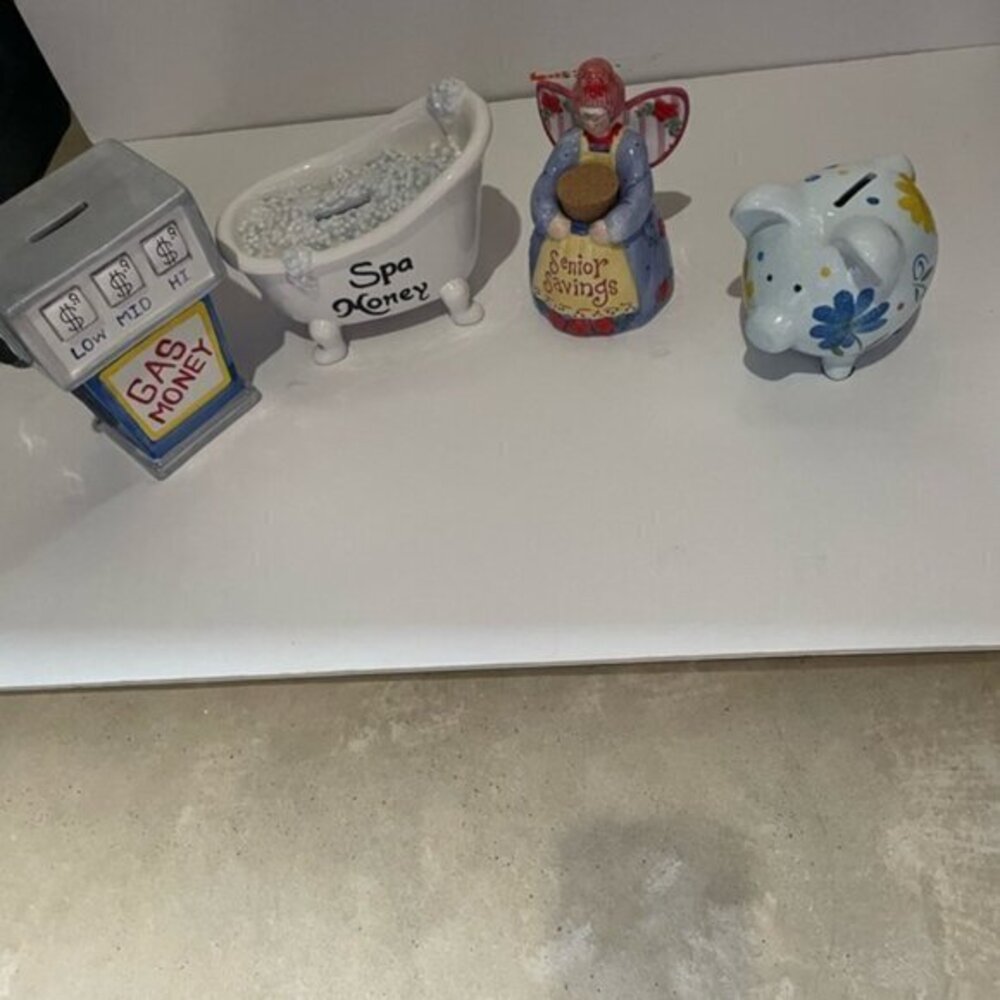 Set of 4 Ceramic Banks